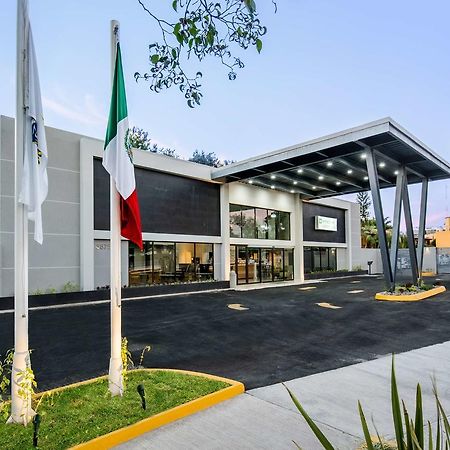 Готель Wyndham Garden Guadalajara Expo Plaza Del Sol Екстер'єр фото